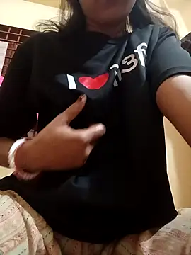 queenneha69 online show from April 14, 2026, 2:12 pm