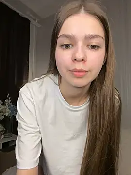 Snapshot of SkylineBliss chatting on July 10, 2026, 2:08 pm SkylineBliss online show from July 10, 2026, 2:08 pm