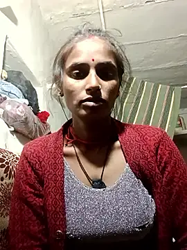 Snapshot of Jan_692 chatting on February 5, 2026, 12:37 am Jan 692 online show from February 5, 2026, 12:37 am