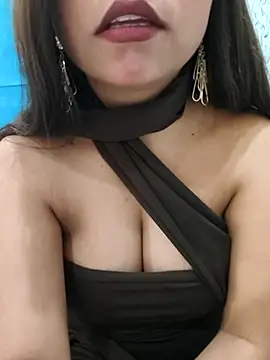 Hot Twinkle online show from February 11, 2026, 7:02 am