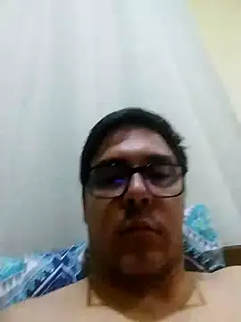 Snapshot of Erbst_Morni chatting on January 13, 2026, 10:59 pm Erbst Morni online show from January 13, 2026, 10:59 pm