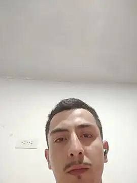 usuario2236  online show from May 16, 2026, 11:14 pm