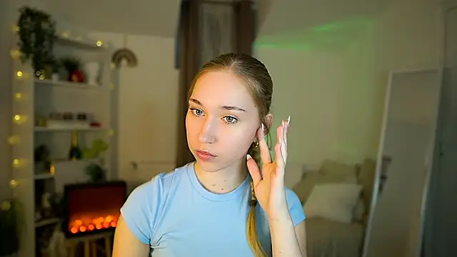 MilaBunny2000 online show from February 27, 2026, 9:42 am