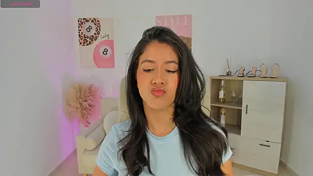 Sussan Monroe online show from April 22, 2026, 8:21 pm