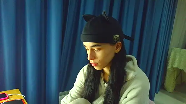 Snapshot of Vlada_Elfie chatting on February 8, 2026, 2:37 am Vlada Elfie online show from February 8, 2026, 2:37 am