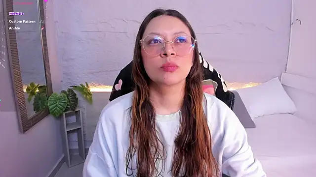 lanna 18  online show from May 18, 2026, 11:38 am