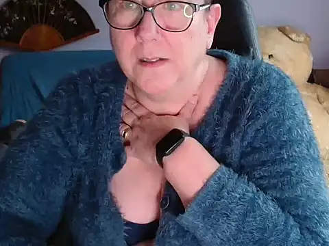 xmyriamx online show from February 22, 2026, 9:41 am