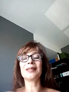 Snapshot of Danatetas chatting on February 10, 2026, 2:43 pm Danatetas online show from February 10, 2026, 2:43 pm