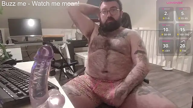 Snapshot of chriscubxxx chatting on February 2, 2026, 9:35 pm chriscubxxx online show from February 2, 2026, 9:35 pm