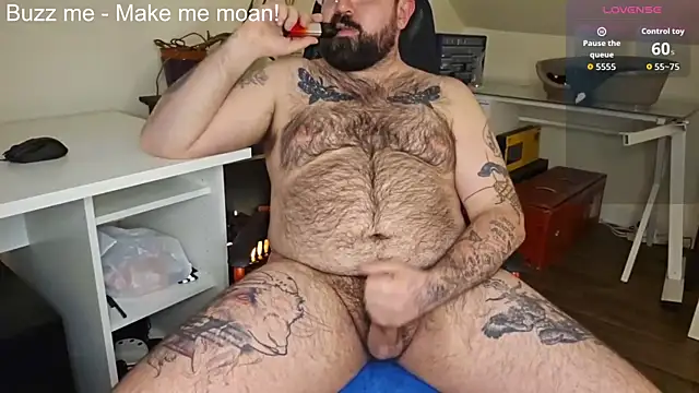 Snapshot of chriscubxxx chatting on February 16, 2026, 9:00 pm chriscubxxx online show from February 16, 2026, 9:00 pm