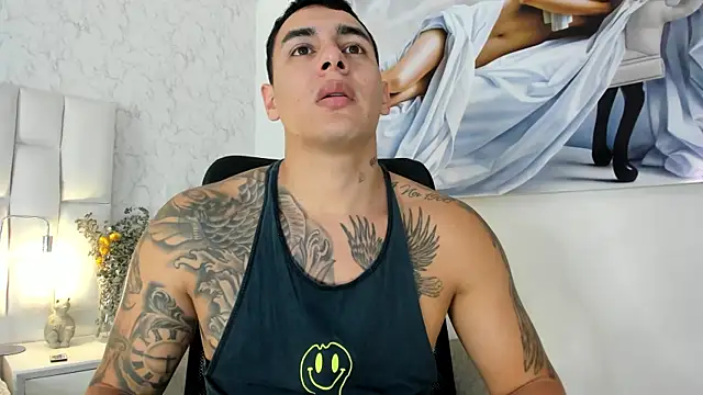 Snapshot of MassimoCo_ chatting on May 15, 2026, 10:22 am MassimoCo online show from May 15, 2026, 10:22 am