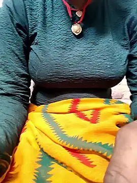 Snapshot of Queen_chayna chatting on May 10, 2026, 3:33 am Queen chayna online show from May 10, 2026, 3:33 am