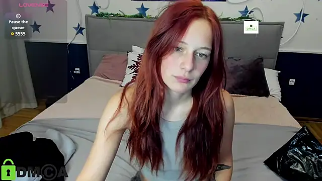 Lily Viola online show from January 18, 2026, 2:54 pm