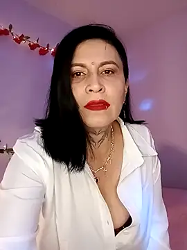 Casandramillf online show from February 16, 2026, 6:04 pm