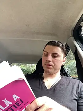 allee2206 online show from April 1, 2026, 10:05 am