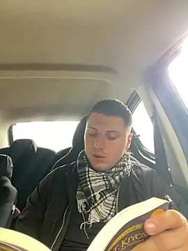 allee2206 online show from April 22, 2026, 9:22 am