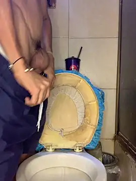 Snapshot of alexx_23cm chatting on April 13, 2026, 3:45 am alexx 23cm online show from April 13, 2026, 3:45 am