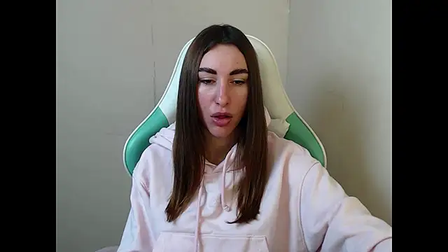 cammila horn online show from March 3, 2026, 6:19 am