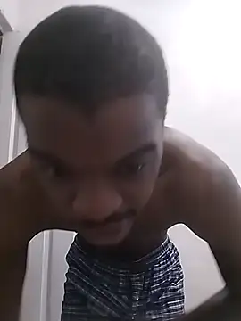 Snapshot of SiyandaDbn chatting on January 6, 2026, 2:59 am SiyandaDbn online show from January 6, 2026, 2:59 am