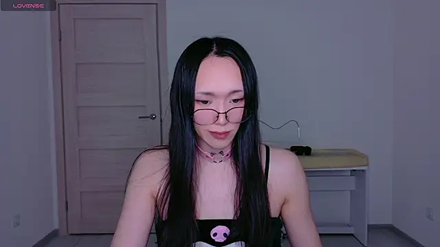 ChosenChampionofSlaanesh online show from January 9, 2026, 12:02 am