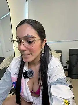 Snapshot of EVA_WILD1 chatting on February 17, 2026, 9:21 pm EVA WILD1 online show from February 17, 2026, 9:21 pm