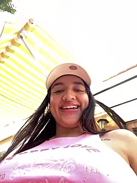 Snapshot of honey_kendalll chatting on March 2, 2026, 11:39 am honey kendalll online show from March 2, 2026, 11:39 am