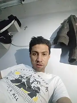 AlejandreBy online show from April 11, 2026, 2:27 am