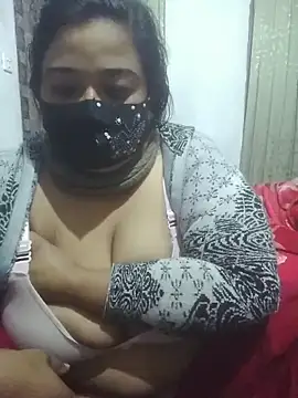 momo loves online show from February 4, 2026, 6:25 pm