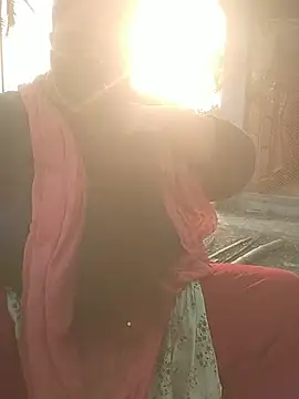 momo loves online show from February 8, 2026, 10:29 am