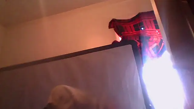 Snapshot of KellyKardashian chatting on February 14, 2026, 7:32 pm KellyKardashian online show from February 14, 2026, 7:32 pm