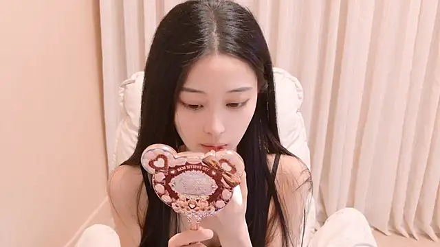 iiiiiiiiiu online show from April 16, 2026, 4:02 am