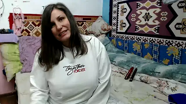 Adelinemilf online show from February 10, 2026, 10:41 am