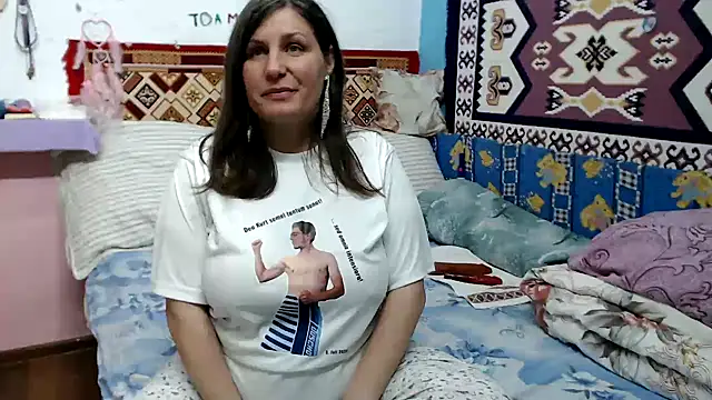 Snapshot of Adelinemilf chatting on April 29, 2026, 1:48 pm Adelinemilf online show from April 29, 2026, 1:48 pm