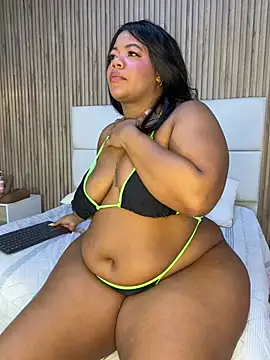 rachell queen  online show from May 24, 2026, 6:02 pm