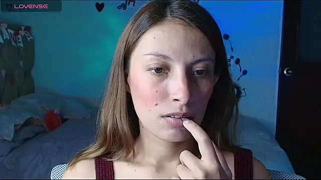 Snapshot of Sweet_moon_v_ chatting on February 22, 2026, 12:01 am Sweet moon v online show from February 22, 2026, 12:01 am