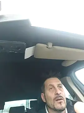 Snapshot of colosone chatting on February 19, 2025, 2:44 pm colosone online show from February 19, 2025, 2:44 pm