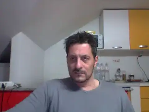 Snapshot of colosone chatting on March 9, 2025, 8:52 pm colosone online show from March 9, 2025, 8:52 pm