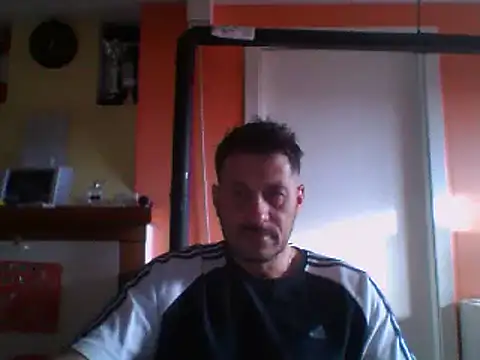 Snapshot of colosone chatting on March 11, 2025, 6:53 am colosone online show from March 11, 2025, 6:53 am