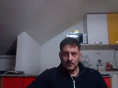 Snapshot of colosone chatting on March 14, 2025, 7:12 pm colosone online show from March 14, 2025, 7:12 pm