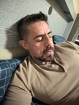 wolfbucker online show from March 31, 2026, 5:24 pm