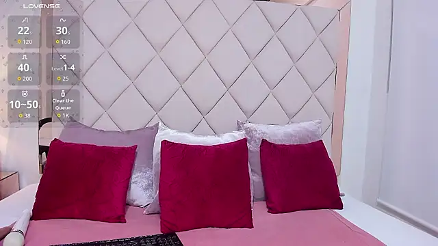 Snapshot of honeyy_cherry chatting on February 3, 2026, 12:21 pm honeyy cherry online show from February 3, 2026, 12:21 pm