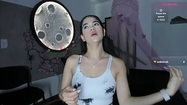 Luna  02 online show from March 7, 2026, 11:40 am