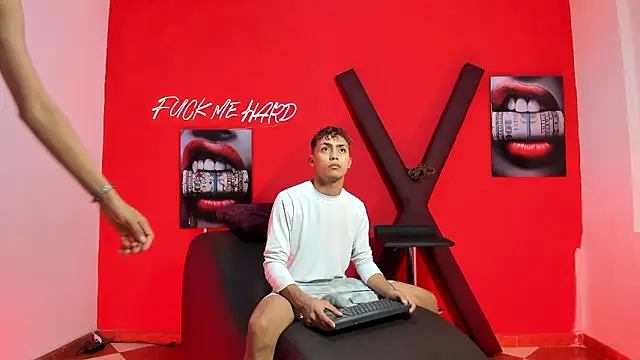 AVENGER BOYS2026 online show from February 17, 2026, 1:13 am