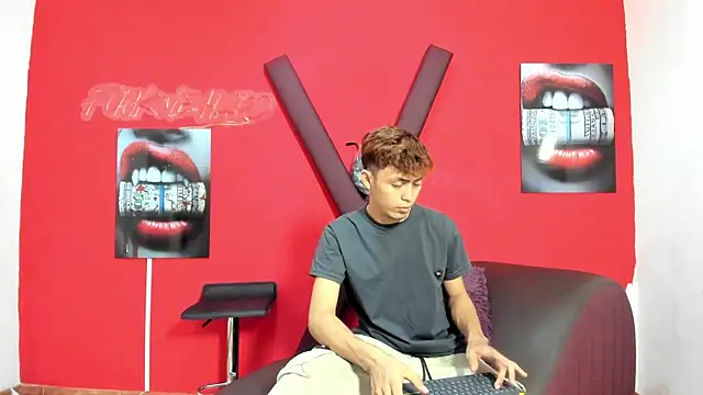 AVENGER BOYS2026 online show from April 11, 2026, 7:13 am