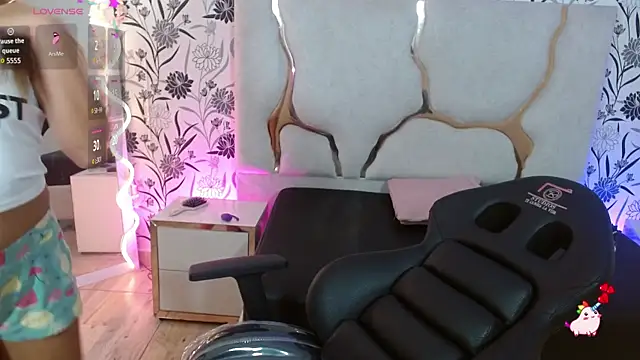 Snapshot of Livglow_tay chatting on January 11, 2026, 1:10 am Livglow tay online show from January 11, 2026, 1:10 am