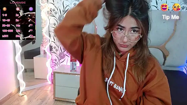 Snapshot of Livglow_tay chatting on January 13, 2026, 3:12 am Livglow tay online show from January 13, 2026, 3:12 am