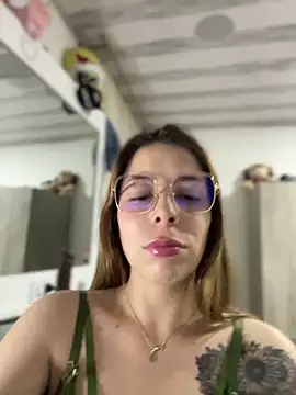 NatalyPinky online show from May 15, 2026, 11:12 pm