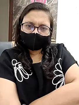 piryasharma005 online show from February 14, 2026, 6:37 pm