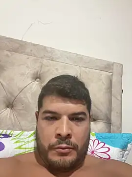 Snapshot of omarfer19 chatting on April 8, 2026, 3:45 pm omarfer19 online show from April 8, 2026, 3:45 pm