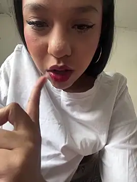 DulceRouss  online show from March 13, 2026, 2:23 pm